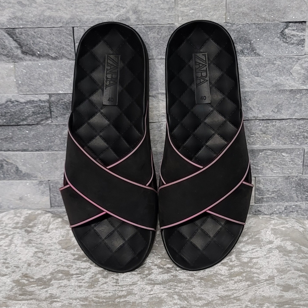 Zara Black W/Pink Trim Crisscross Slides
